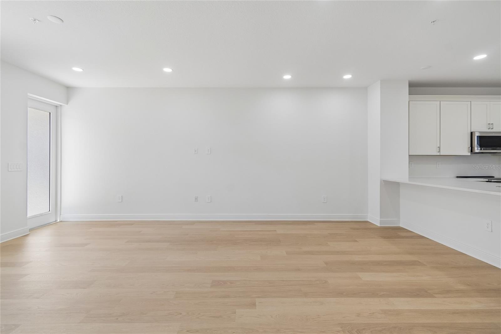 17806 Broadleaf Loop Property Photo 6