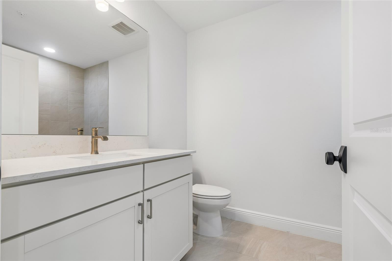 17806 Broadleaf Loop Property Photo 13