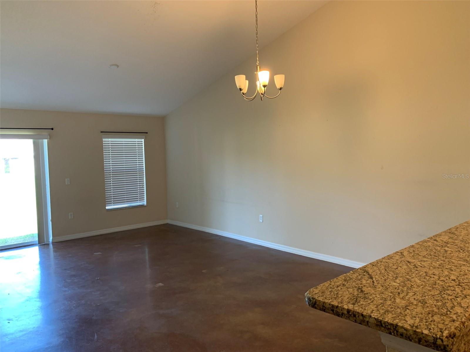 700 Dakota Ave Property Photo 2