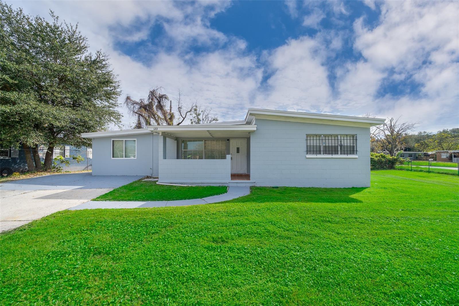 1213 Lawne Blvd Property Photo 2