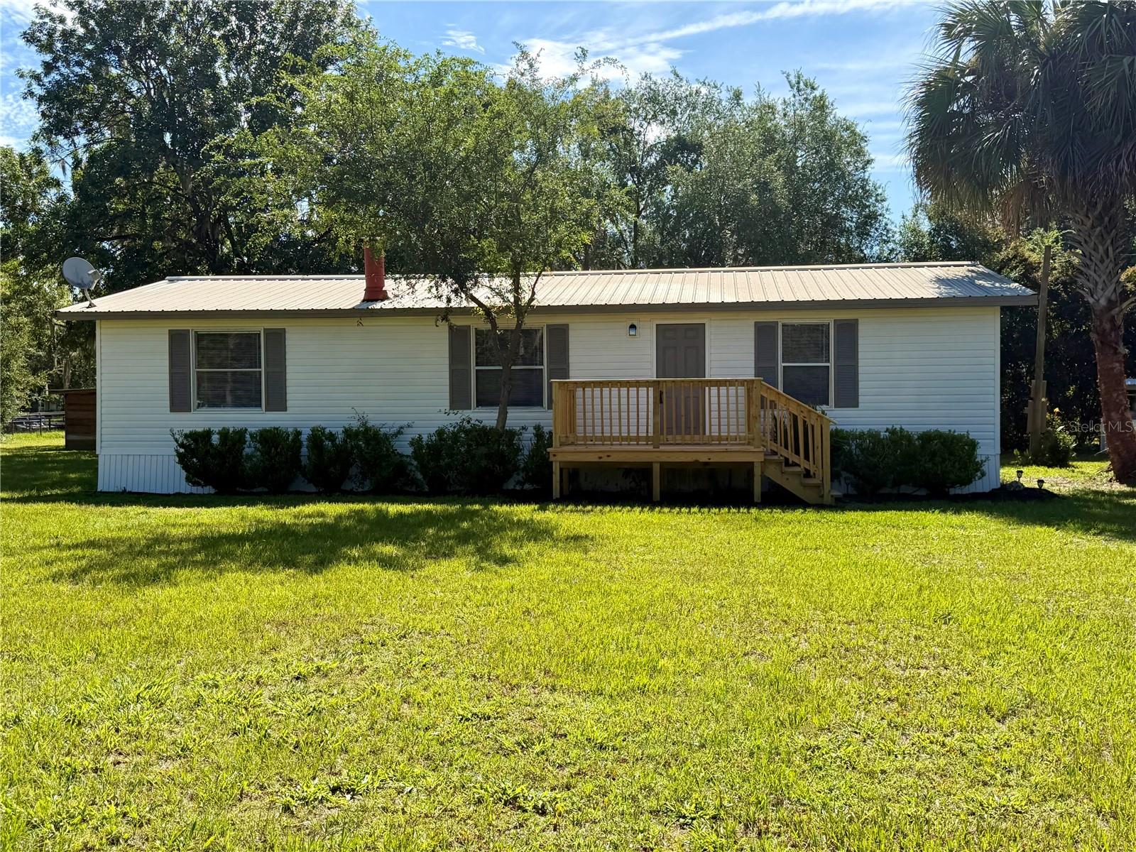 17545 Ne 37th Ct Property Photo 3