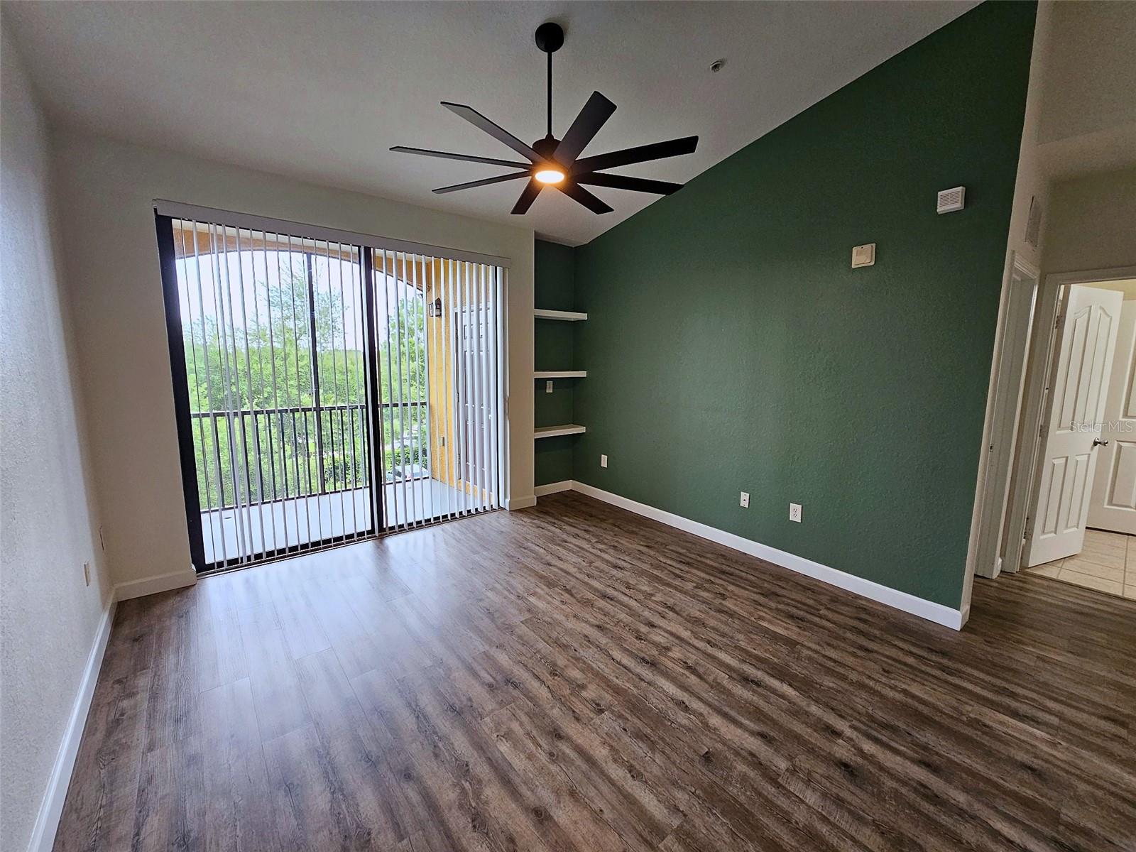 8335 38th Street Cir E #305 Property Photo 5