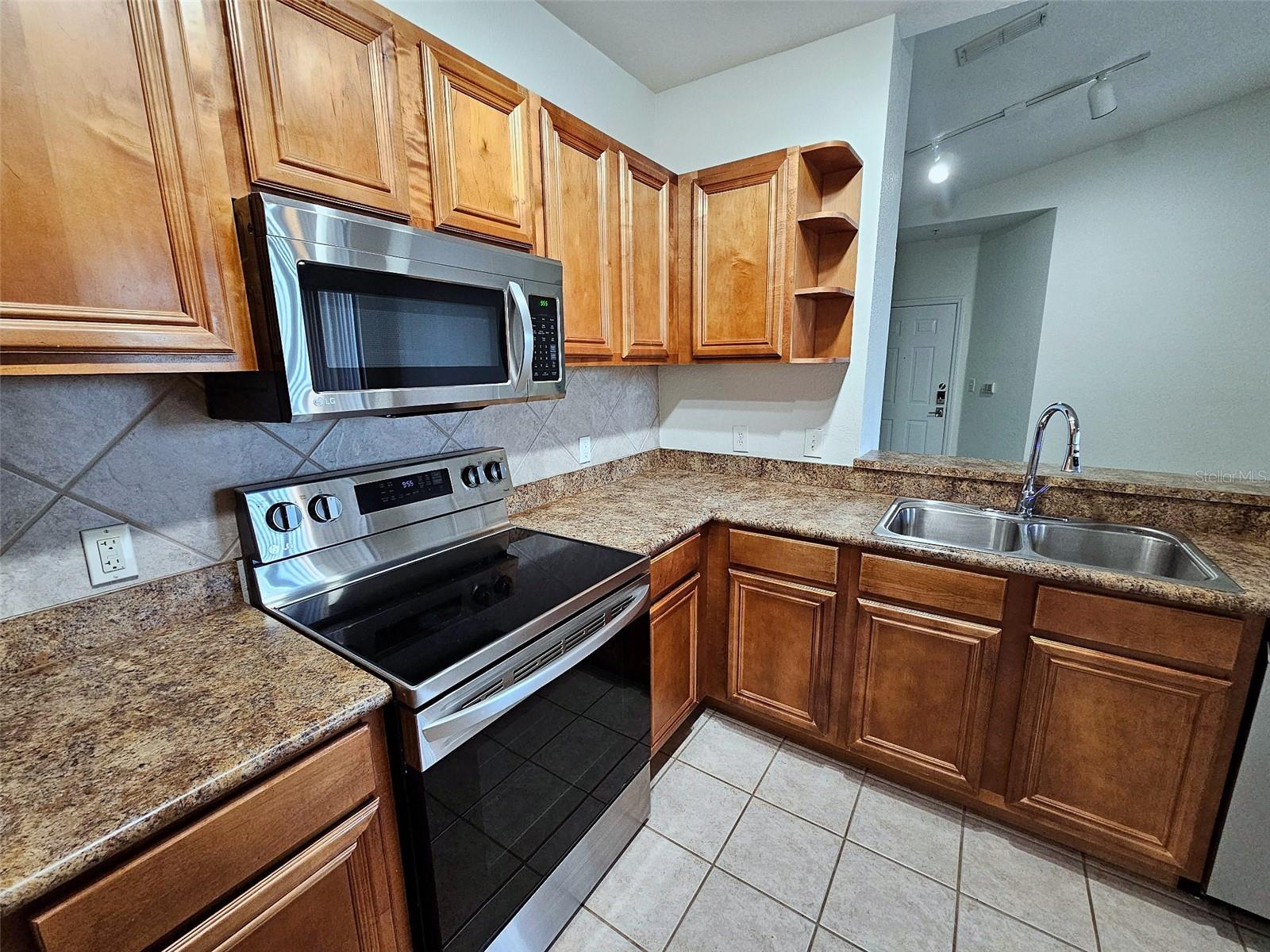 8335 38th Street Cir E #305 Property Photo 9