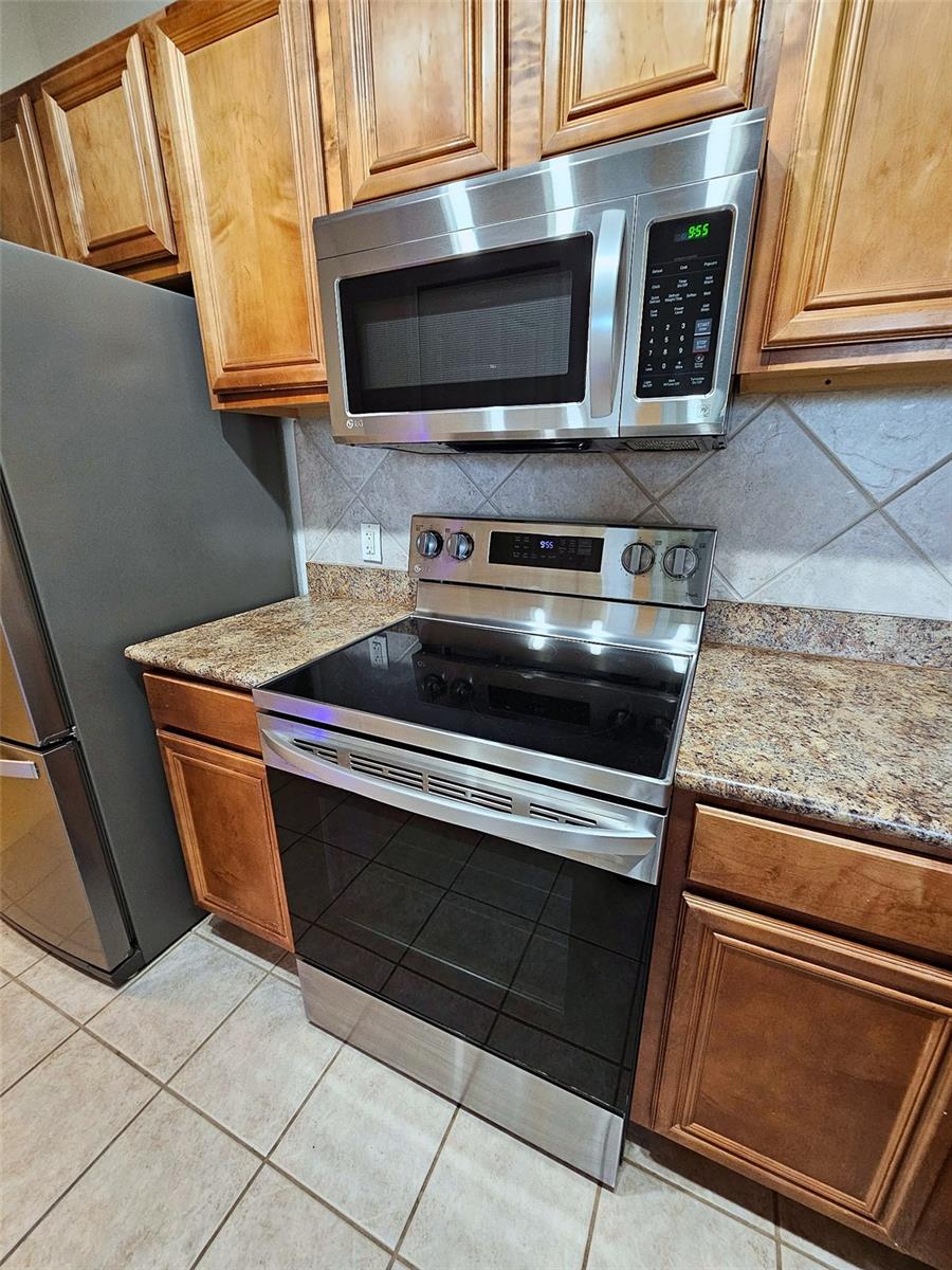 8335 38th Street Cir E #305 Property Photo 11