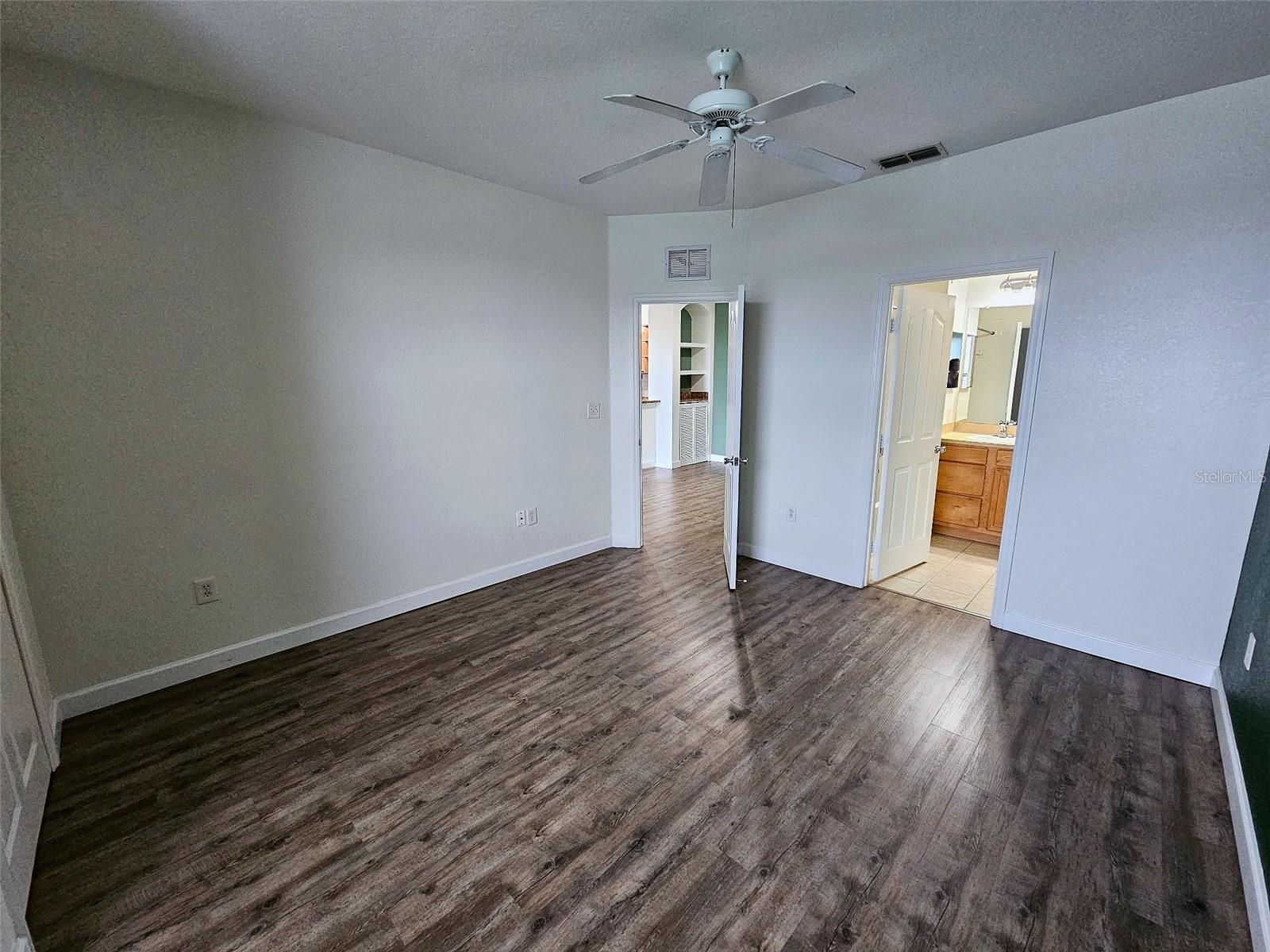 8335 38th Street Cir E #305 Property Photo 14