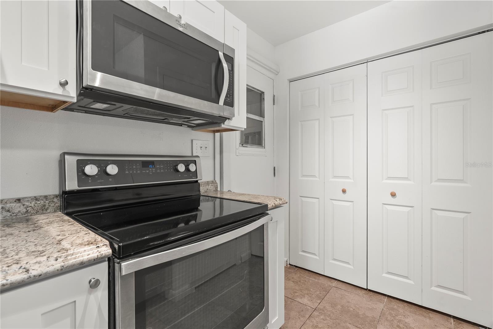 1016 Spring Meadow Dr #12 Property Photo 6