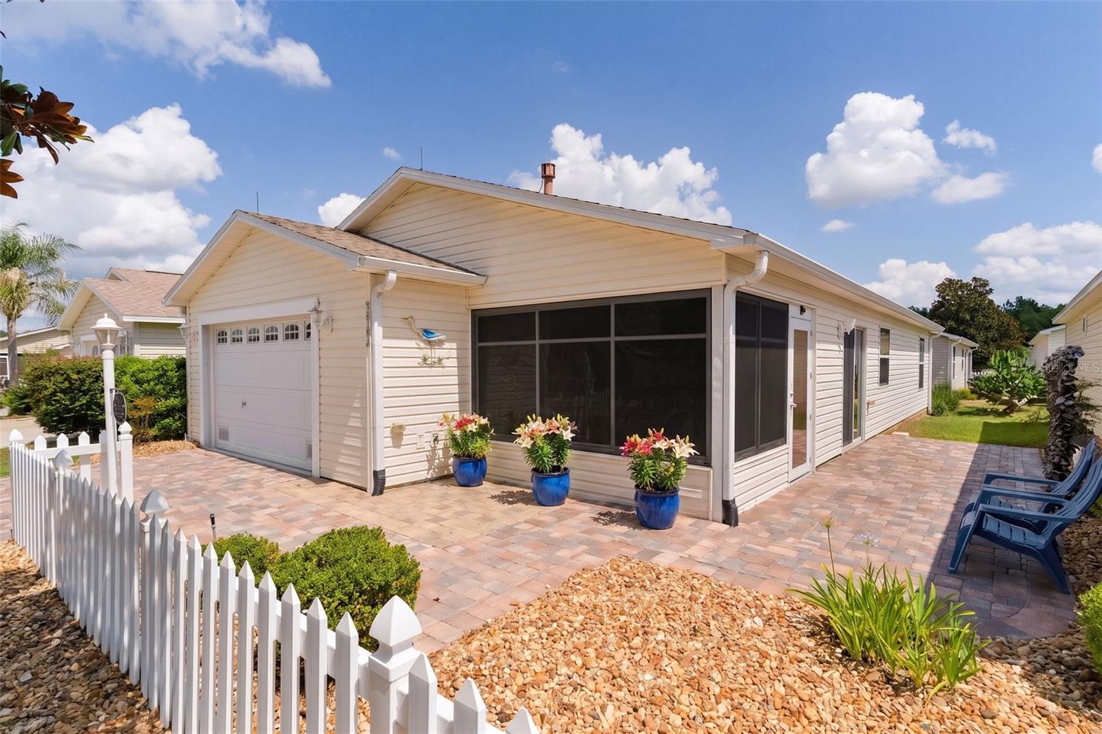 313 Varnville Way Property Photo 4