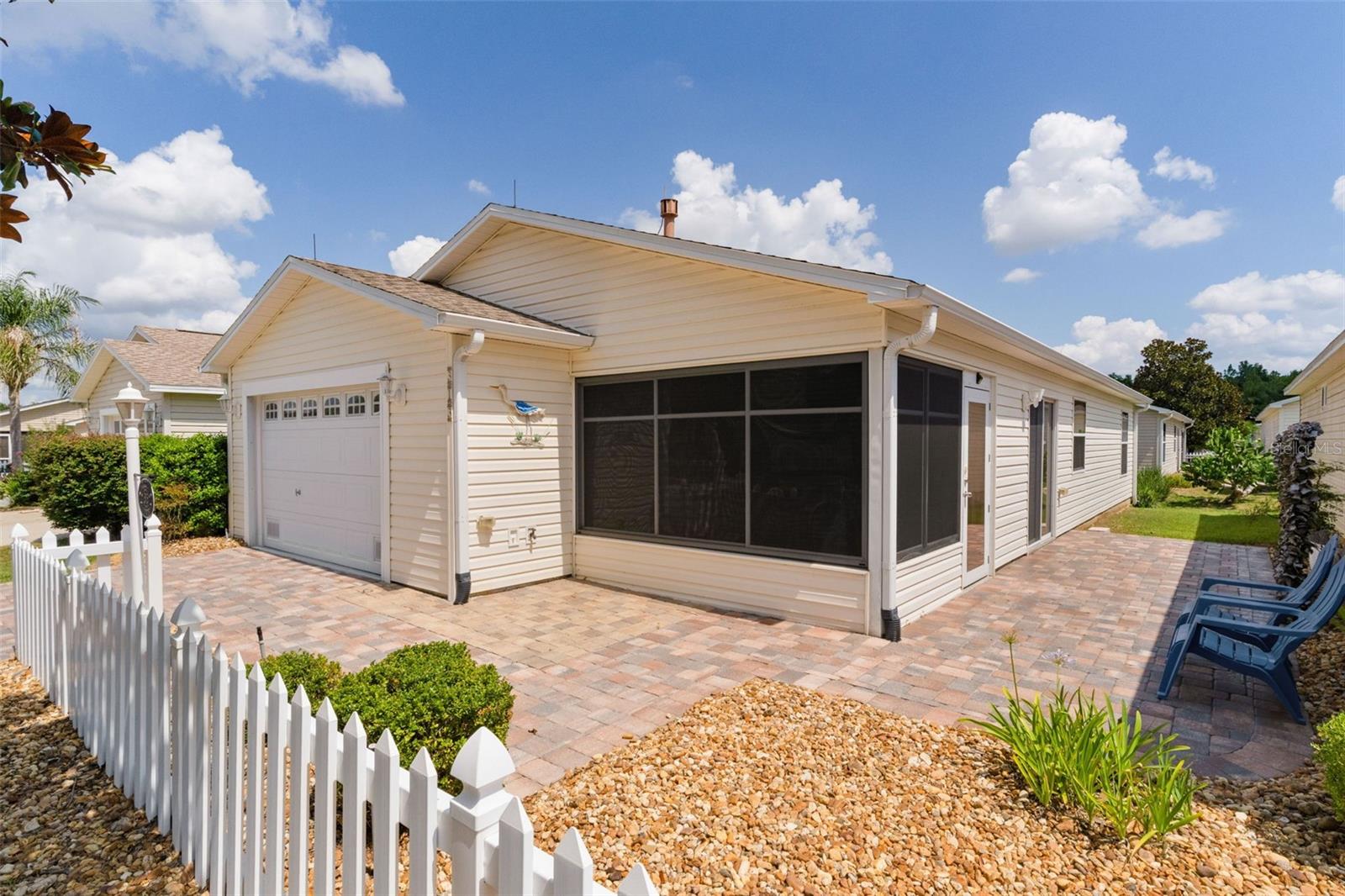 313 Varnville Way Property Photo 5