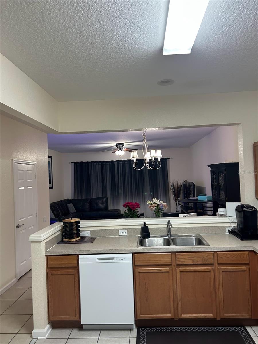 1121 Seton Hall Ct Property Photo 6