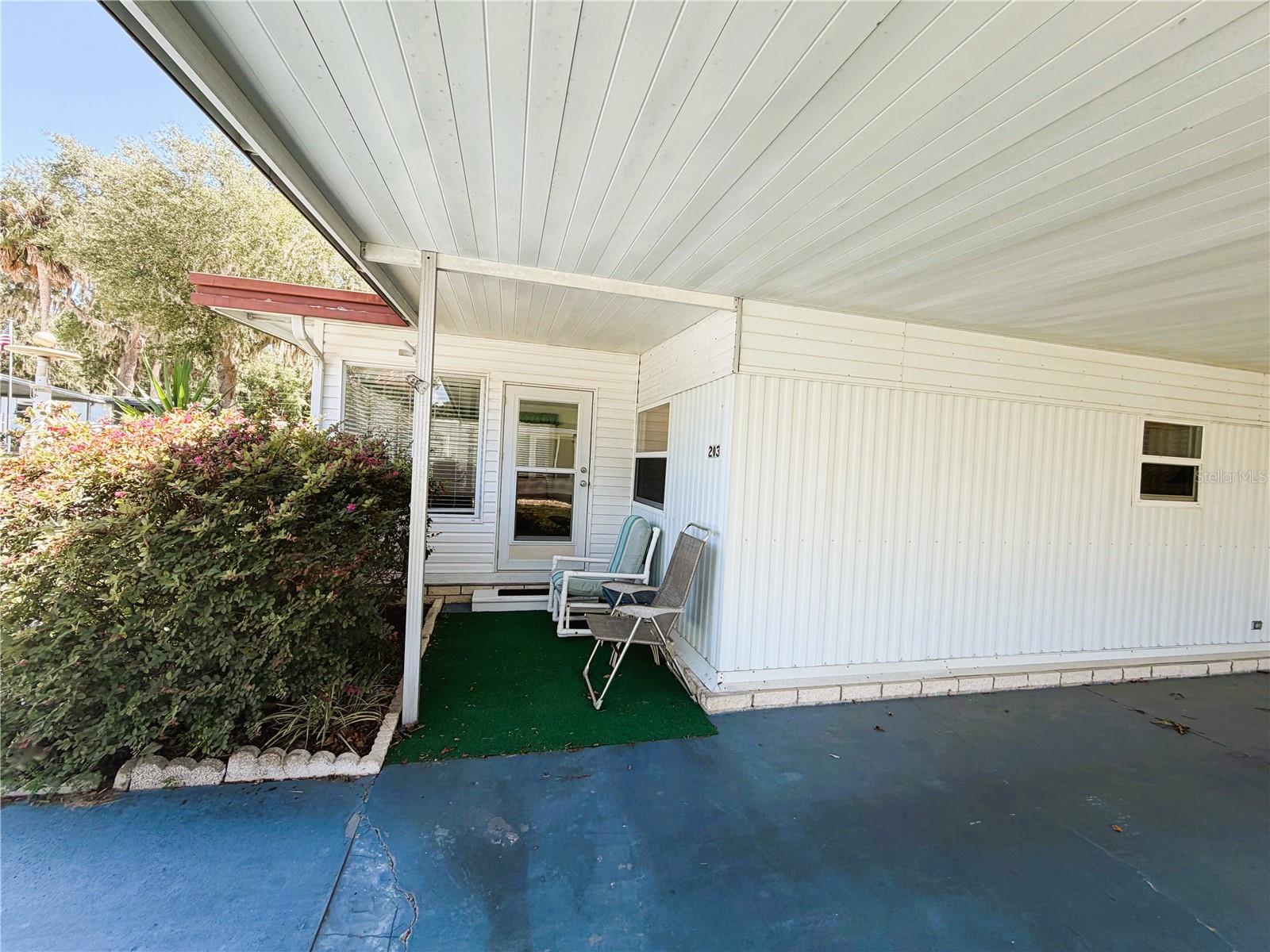 203 Aspen Cir Property Photo 4