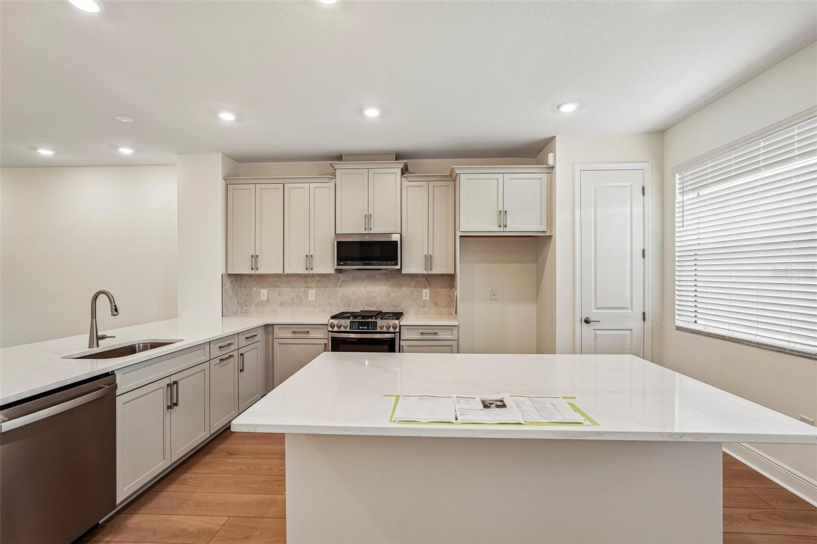 4426 Sunset Garden St Property Photo 4