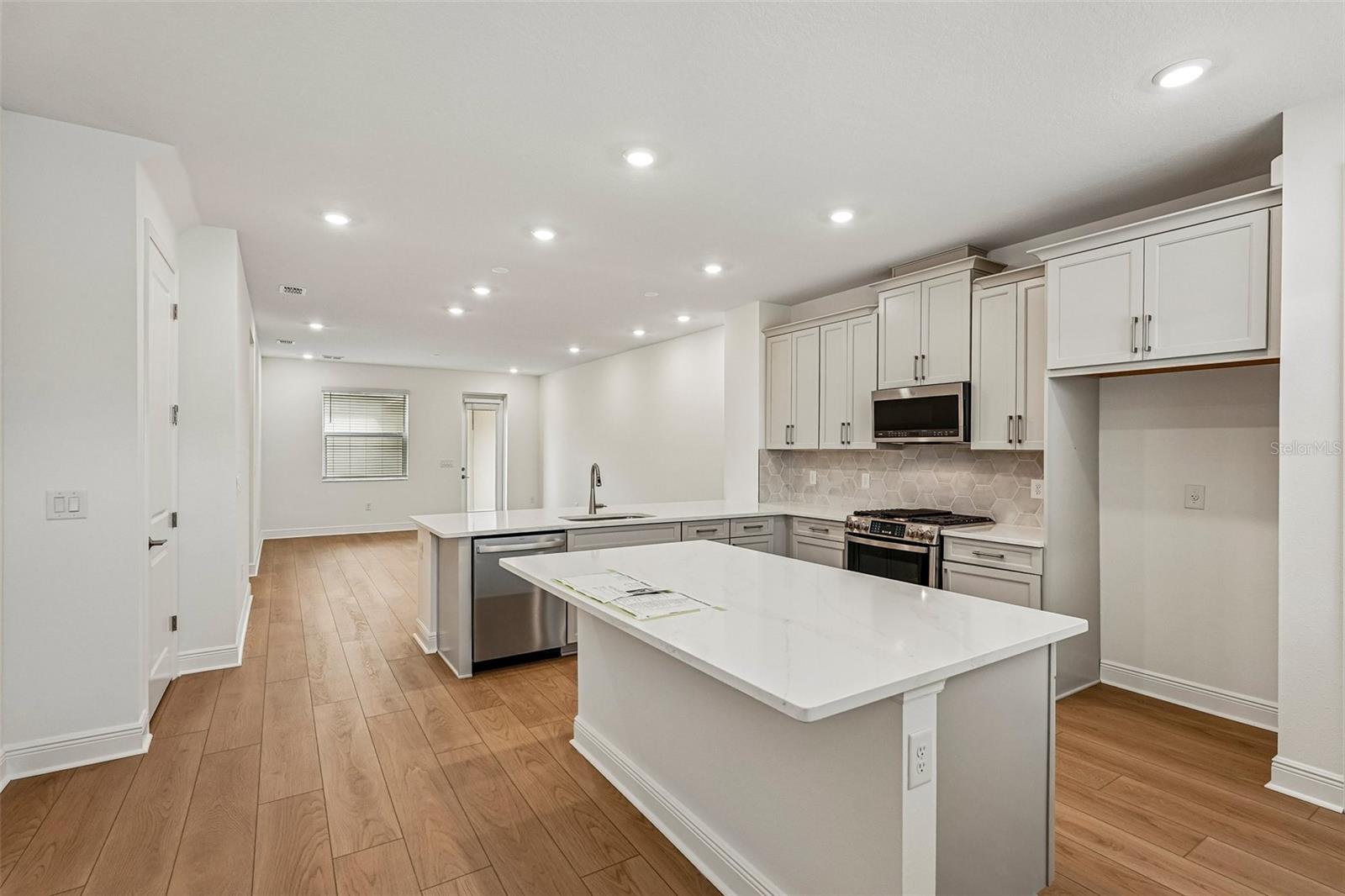 4426 Sunset Garden St Property Photo 6