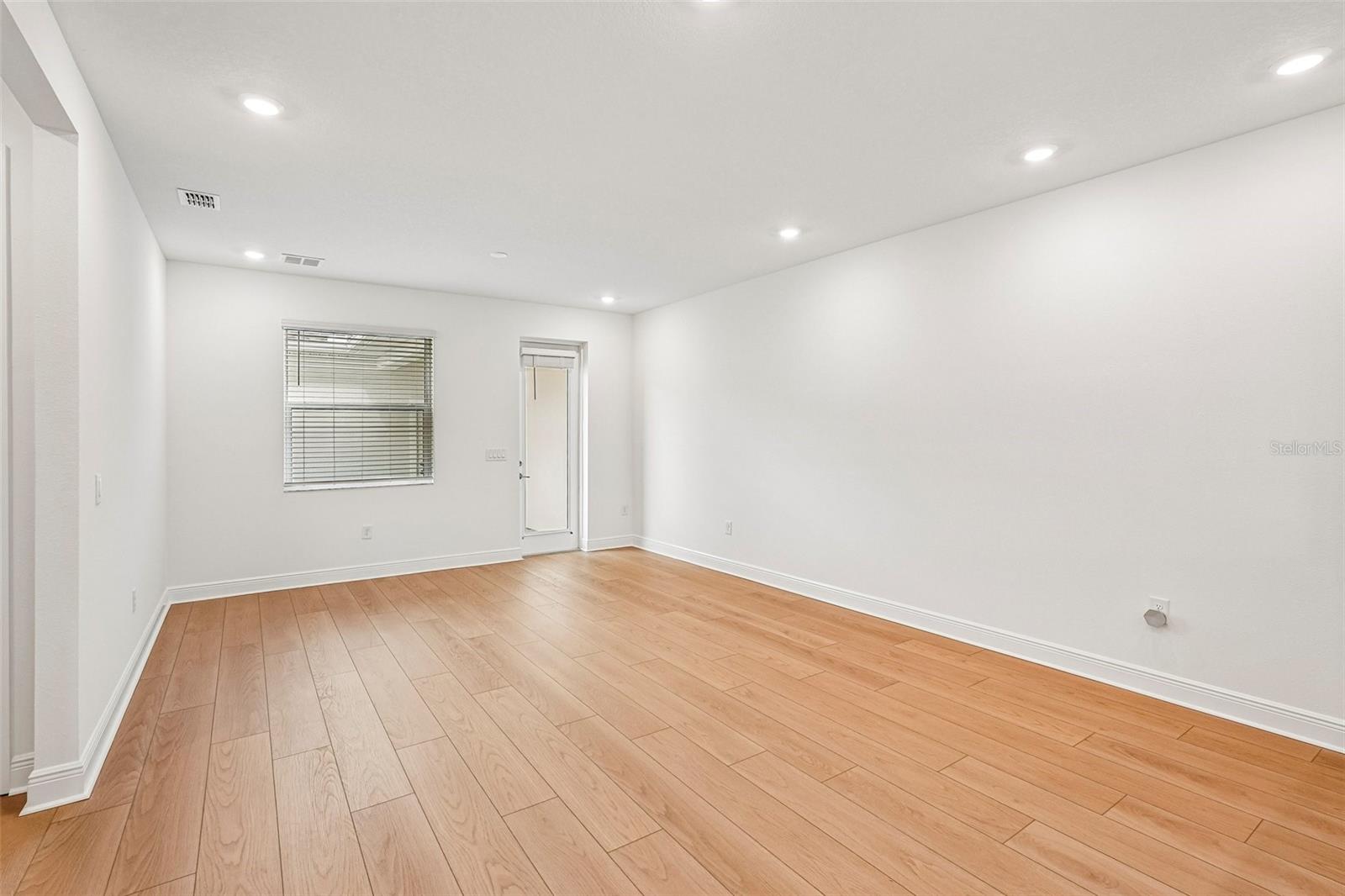 4426 Sunset Garden St Property Photo 9