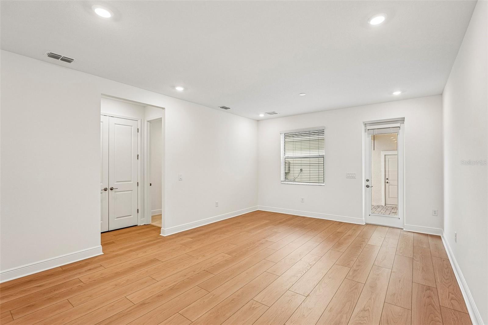 4426 Sunset Garden St Property Photo 10