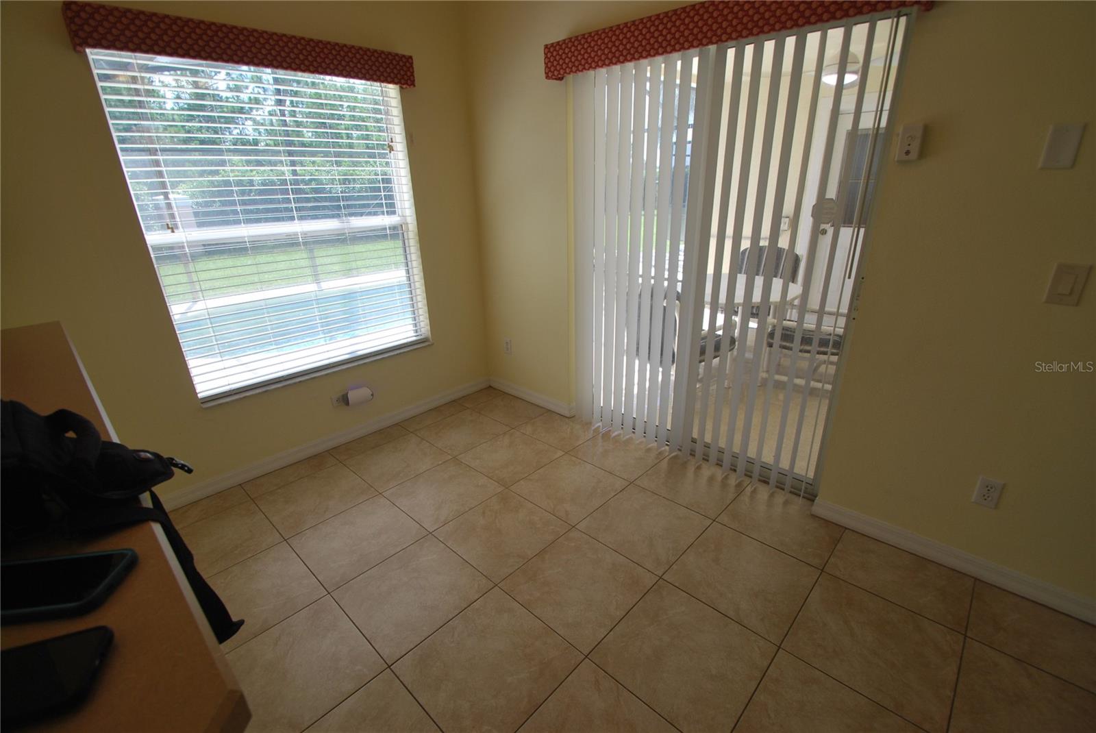 217 Robin Rd Property Photo 8