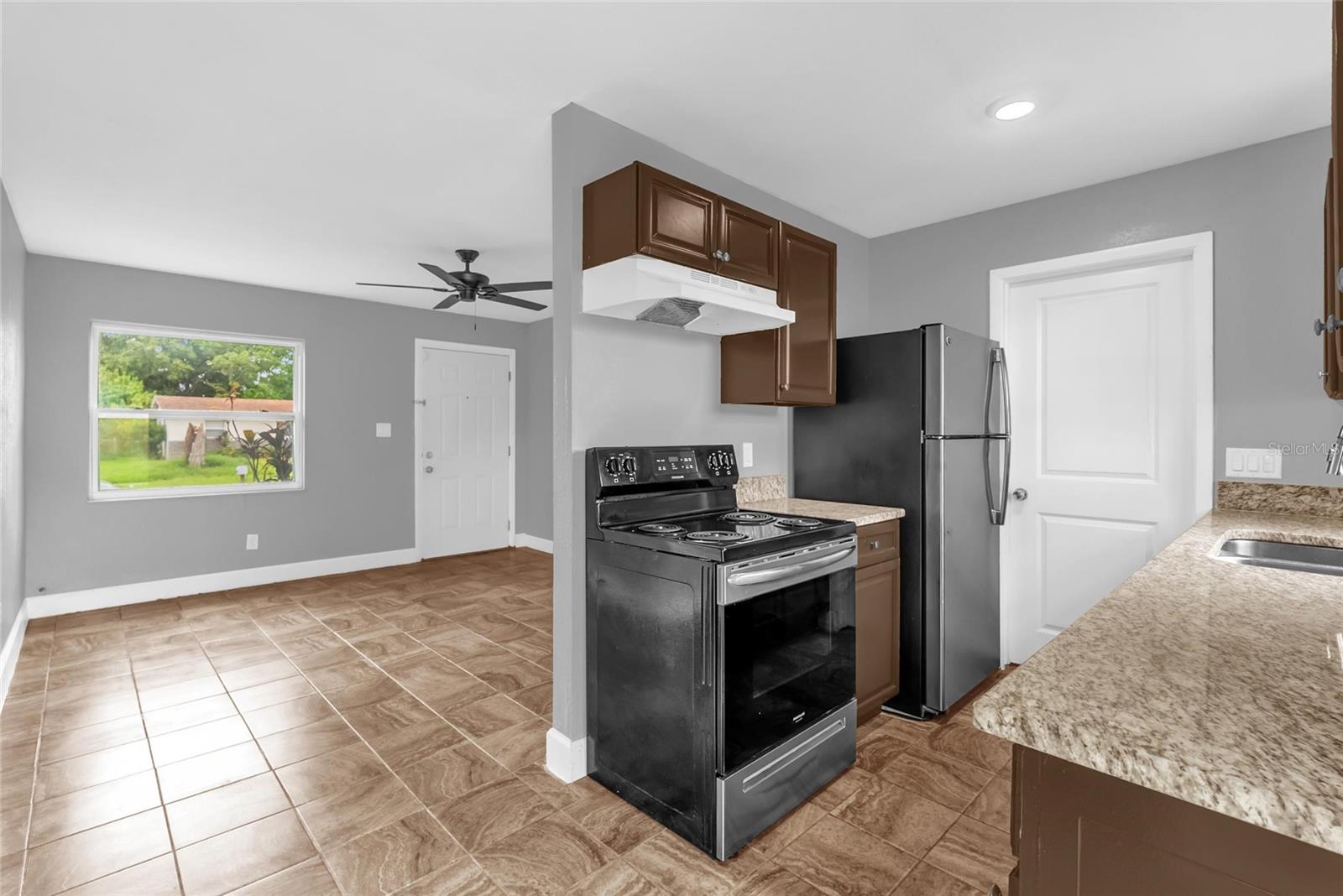 5390 Botany Ct Property Photo 13