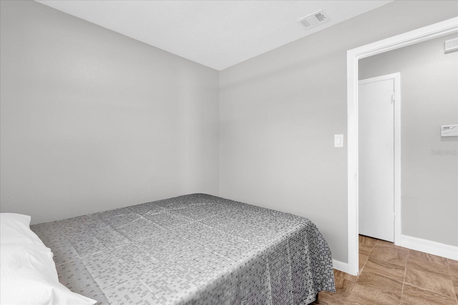 5390 Botany Ct Property Photo 21