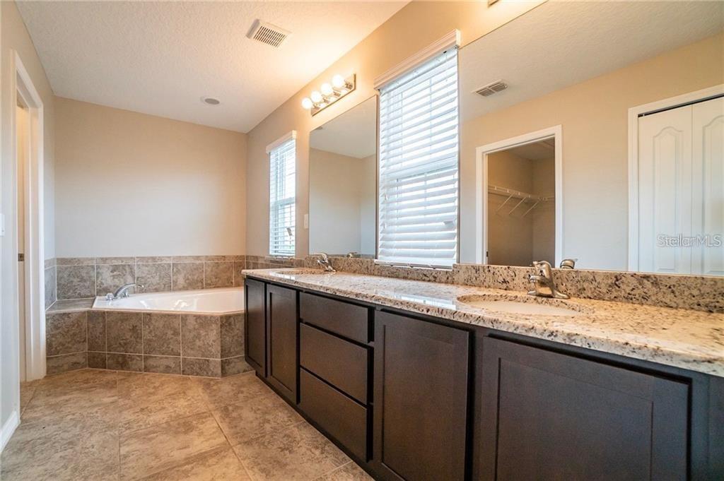 3595 Sanctuary Dr Property Photo 6