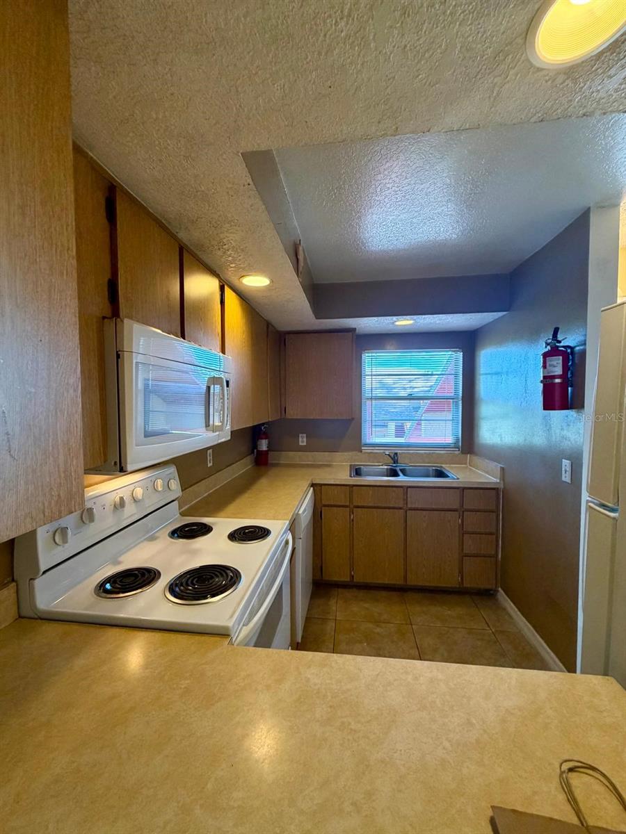 2975 S Fern Creek Ave #2975 Property Photo 5