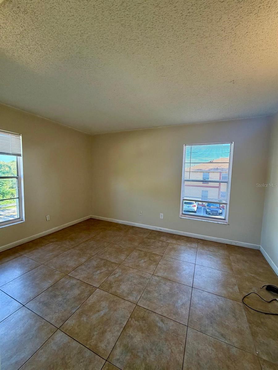 2975 S Fern Creek Ave #2975 Property Photo 9