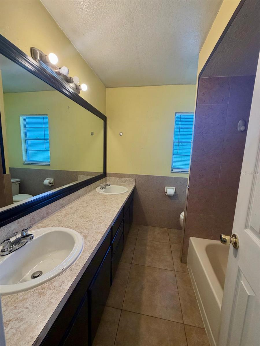 2975 S Fern Creek Ave #2975 Property Photo 14