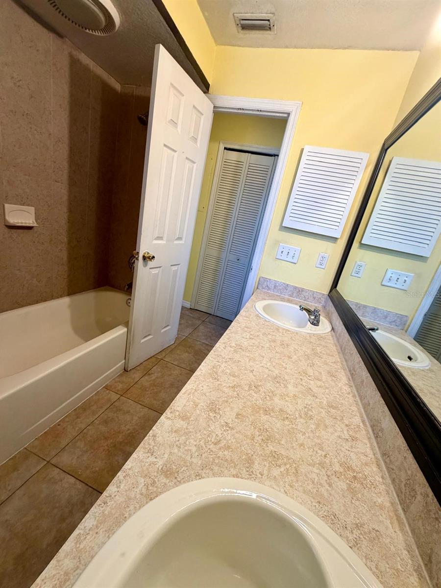 2975 S Fern Creek Ave #2975 Property Photo 15