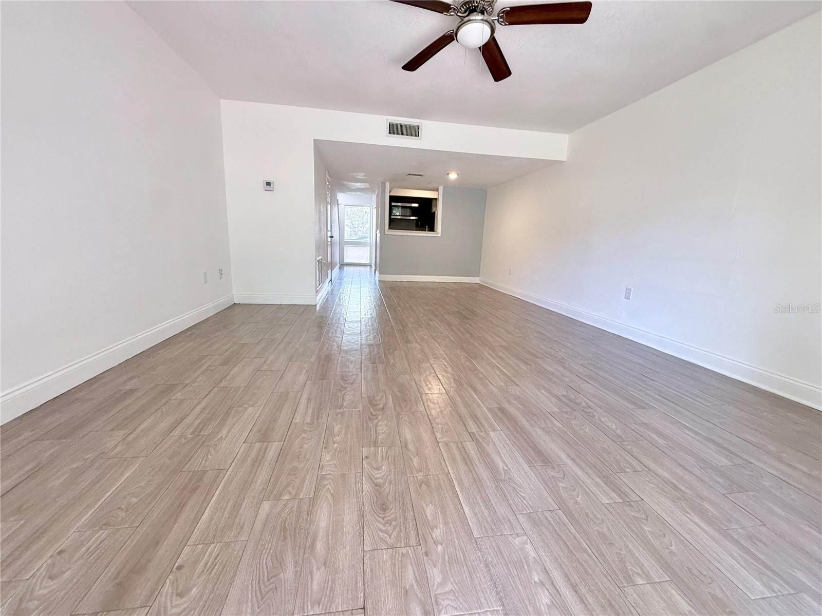 5111 Eaglesmere Dr #d10 Property Photo 3