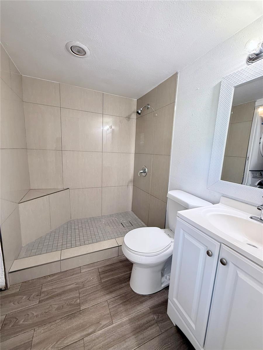 5111 Eaglesmere Dr #d10 Property Photo 8