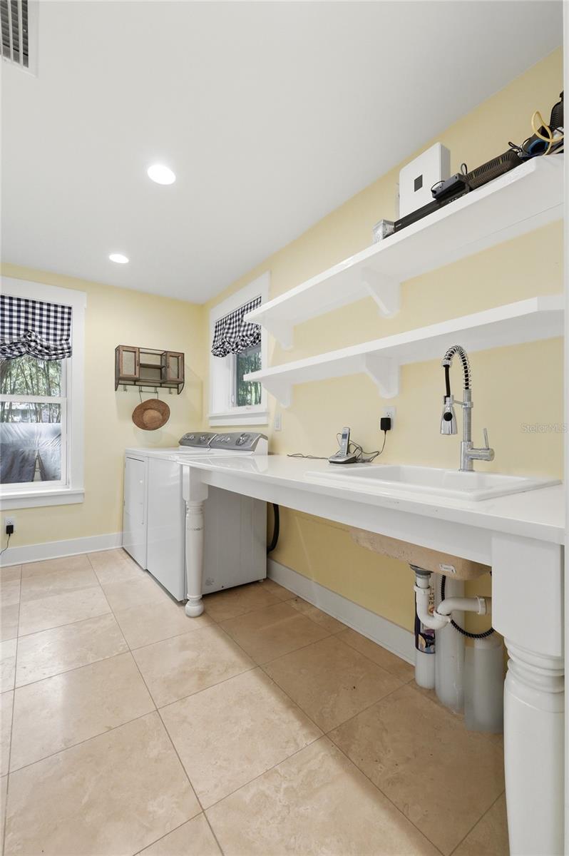 R4911707 Property Photo 18