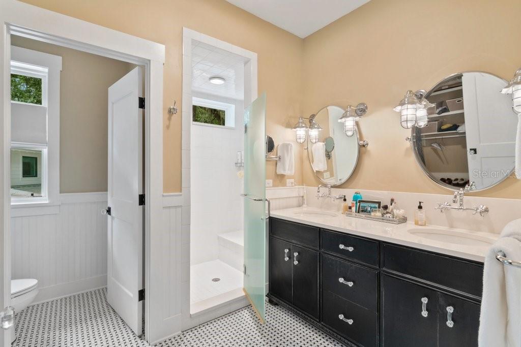 R4911707 Property Photo 35