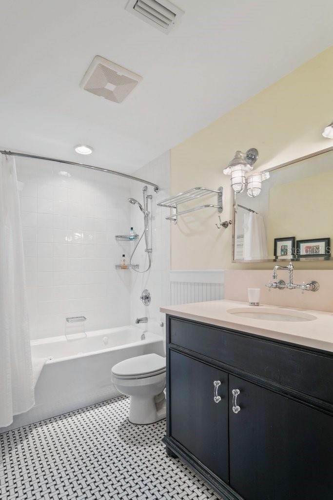 R4911707 Property Photo 39