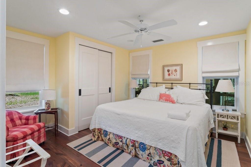 R4911707 Property Photo 40