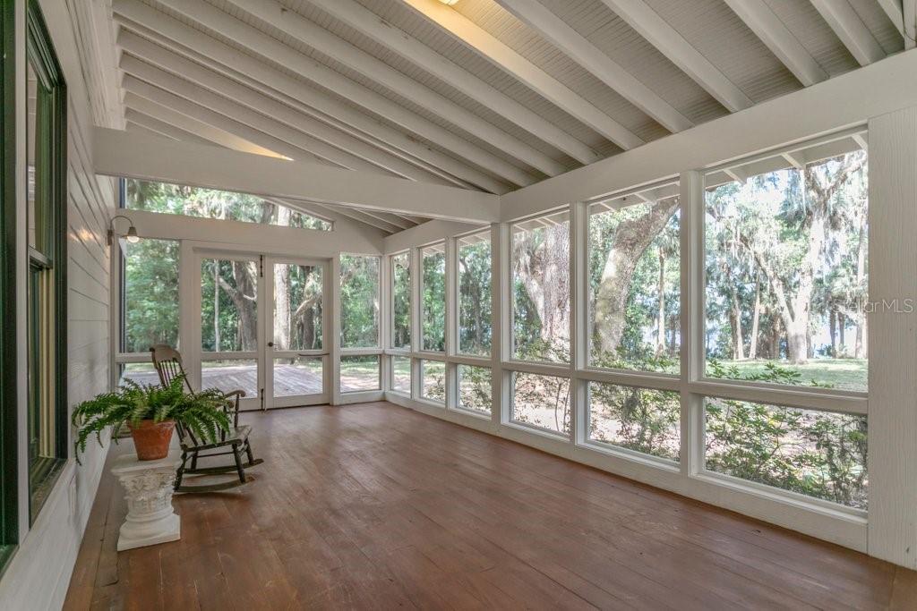 R4911707 Property Photo 43