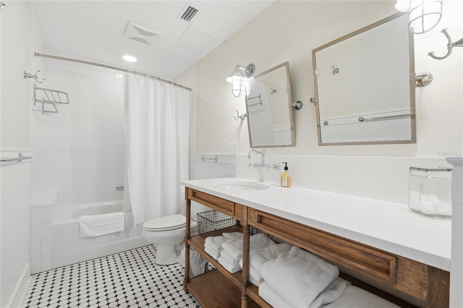 R4911707 Property Photo 58