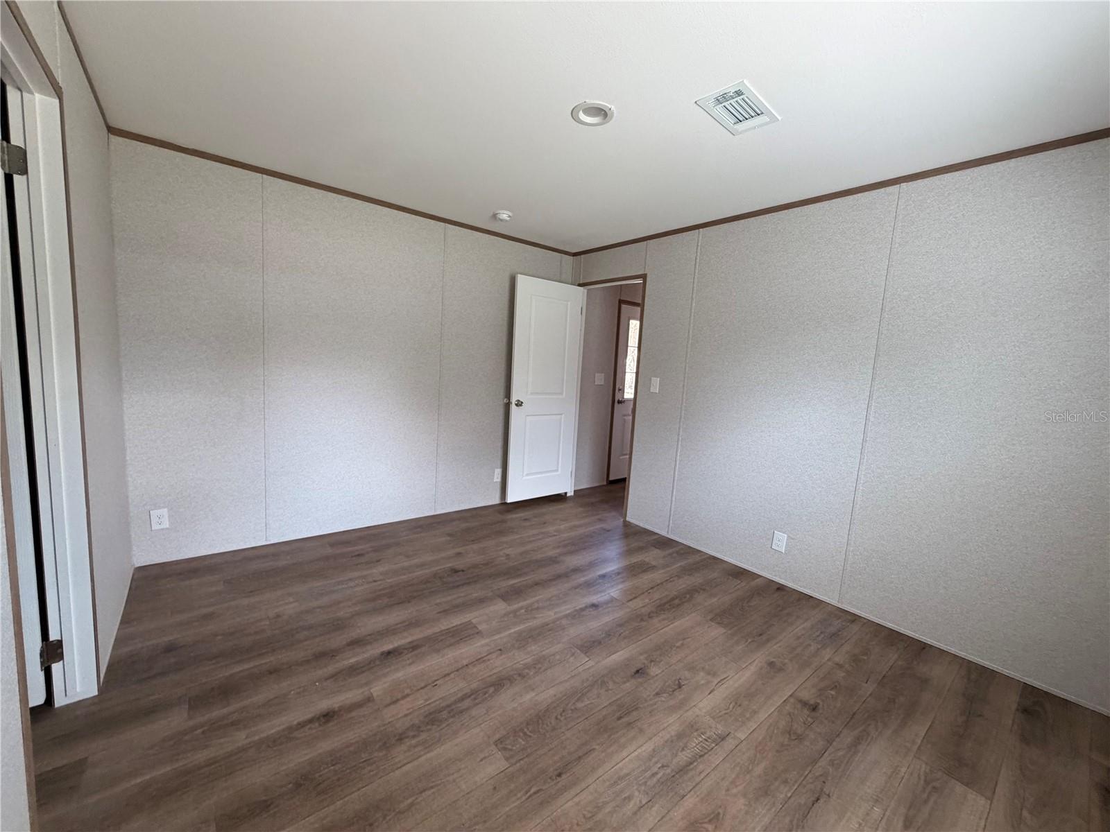 23947 Deer Rd Property Photo 5
