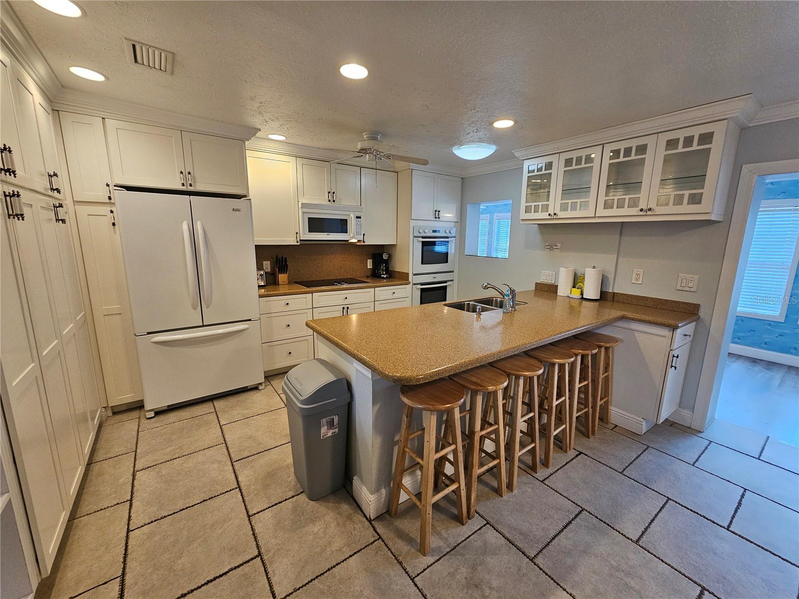 2130 Pinehurst St Property Photo 4