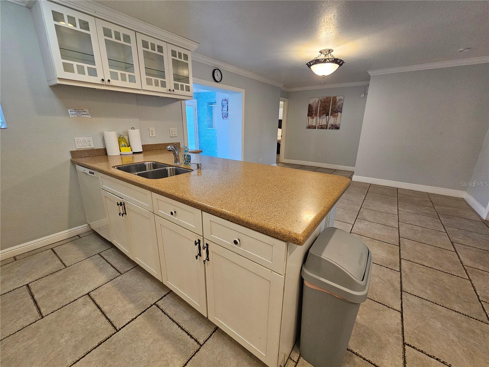 2130 Pinehurst St Property Photo 5