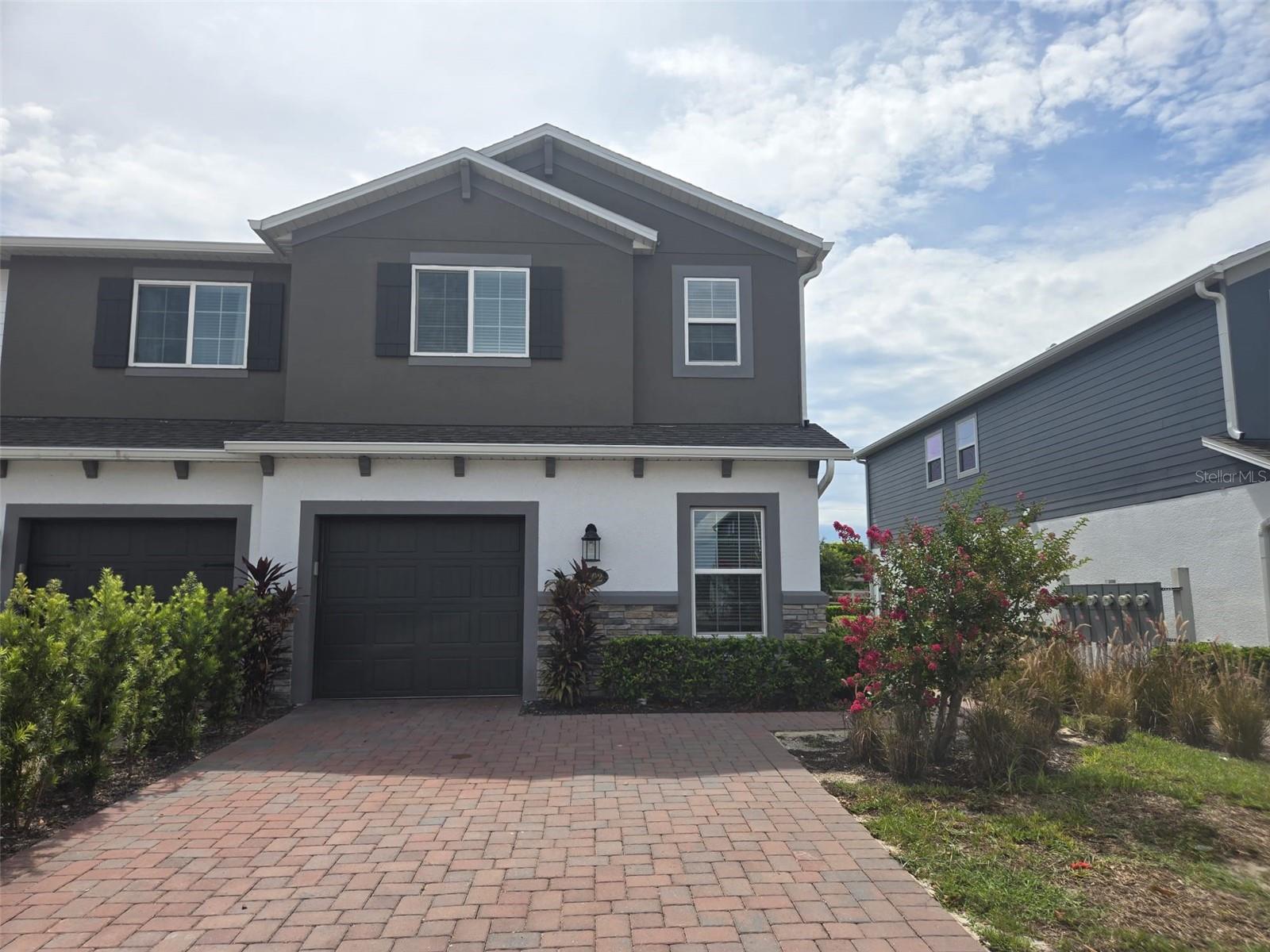 2802 NARCOOSSEE COMMONS WAY Property Photo 1