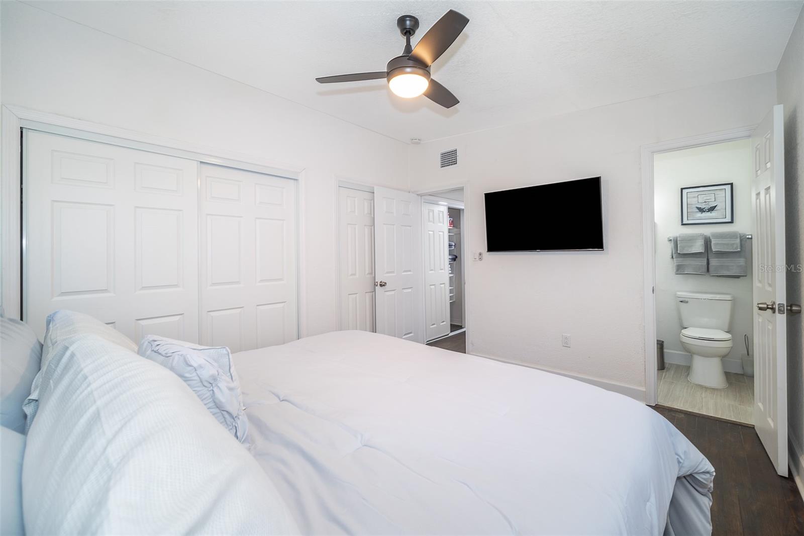 5815 Wolf Rd Property Photo 19