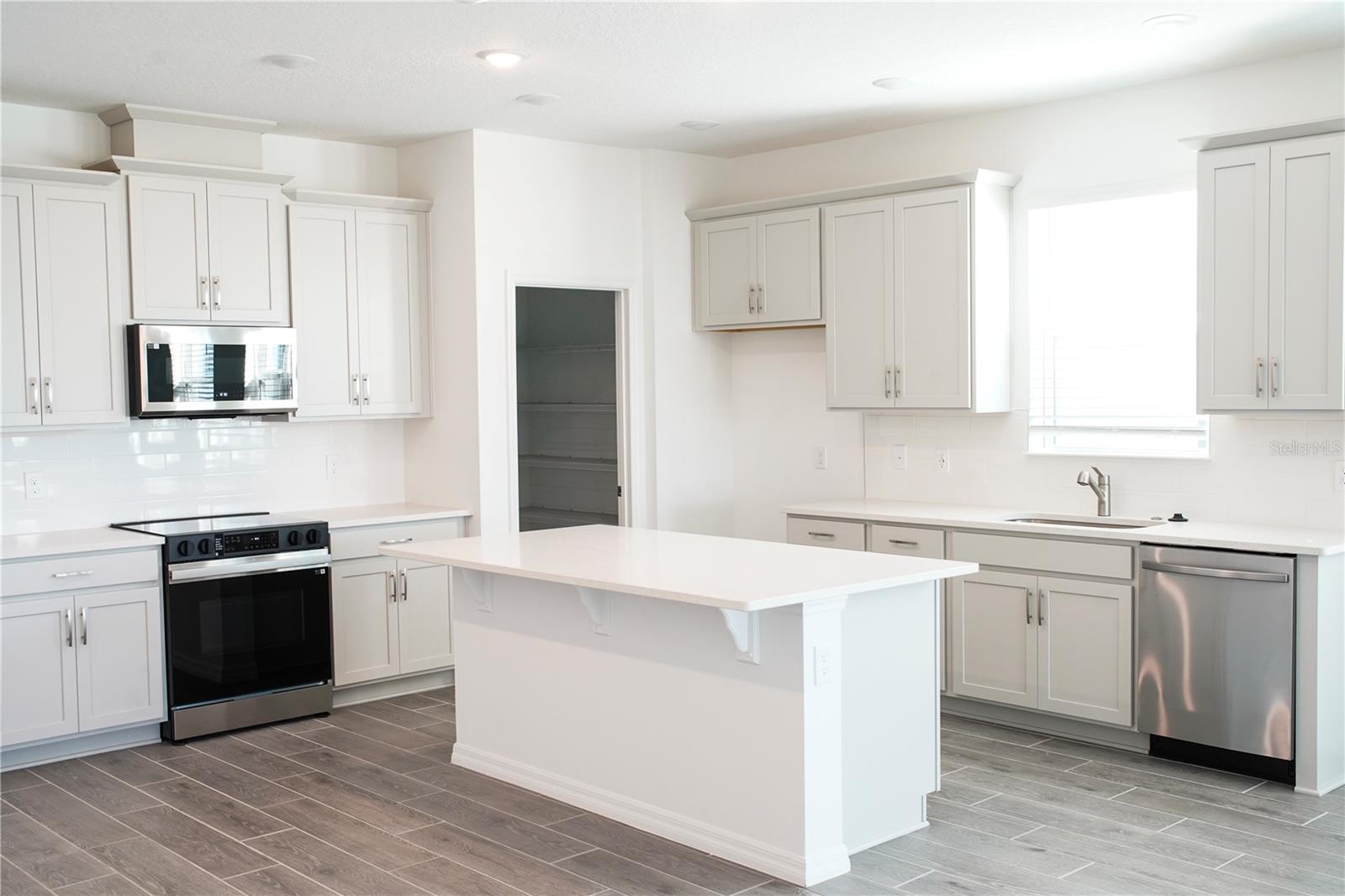 1816 Columbus Path St Property Photo 2