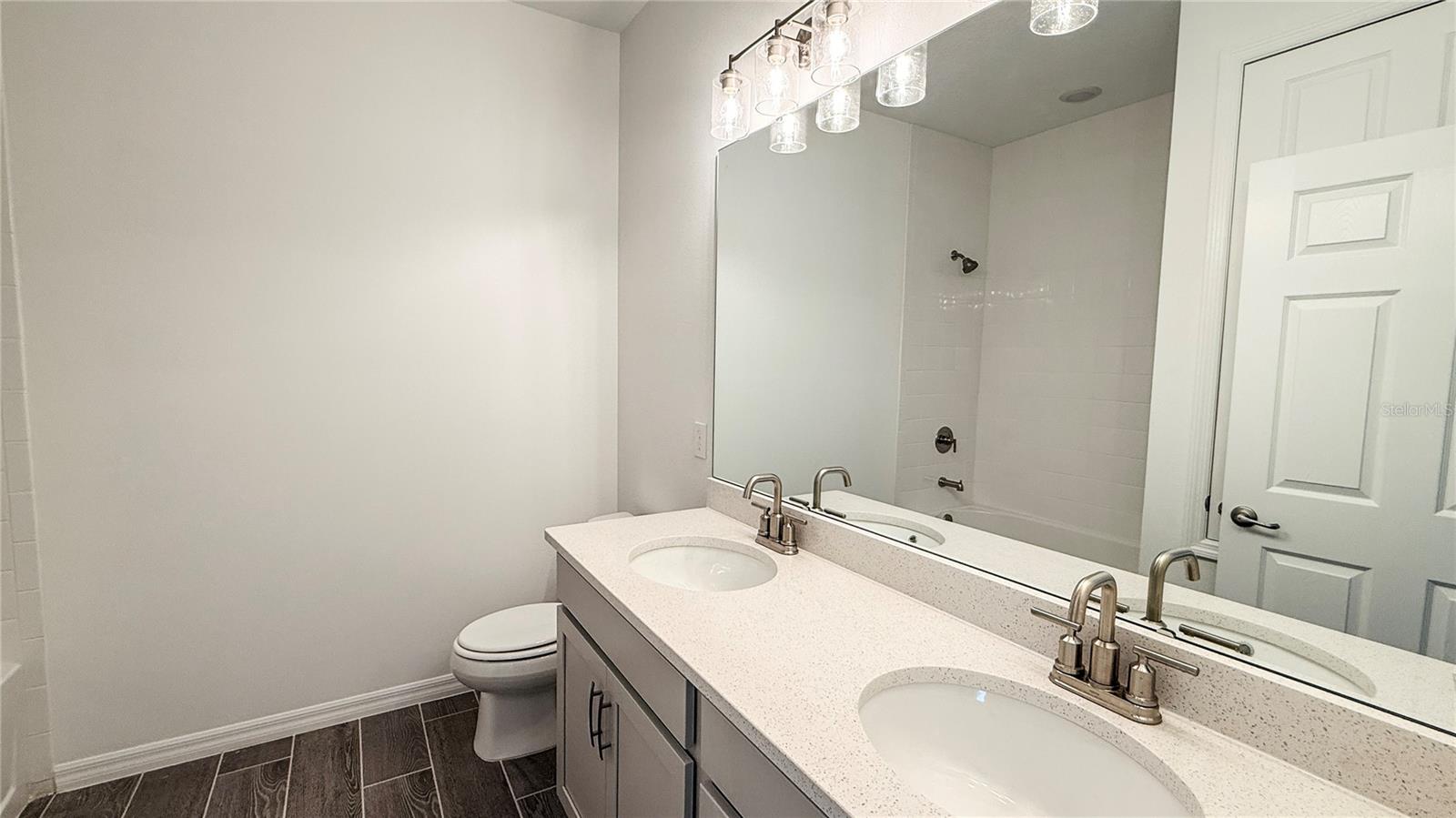 1816 Columbus Path St Property Photo 9
