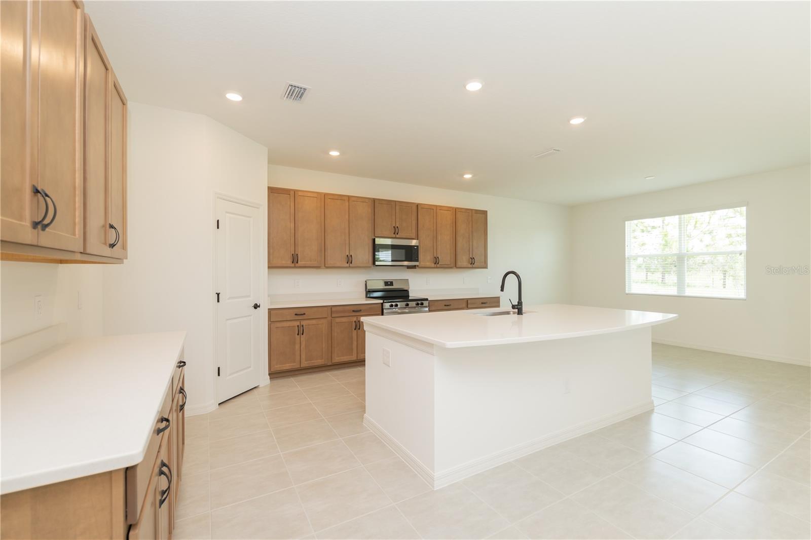 3108 Evelyn Ln Property Photo 5