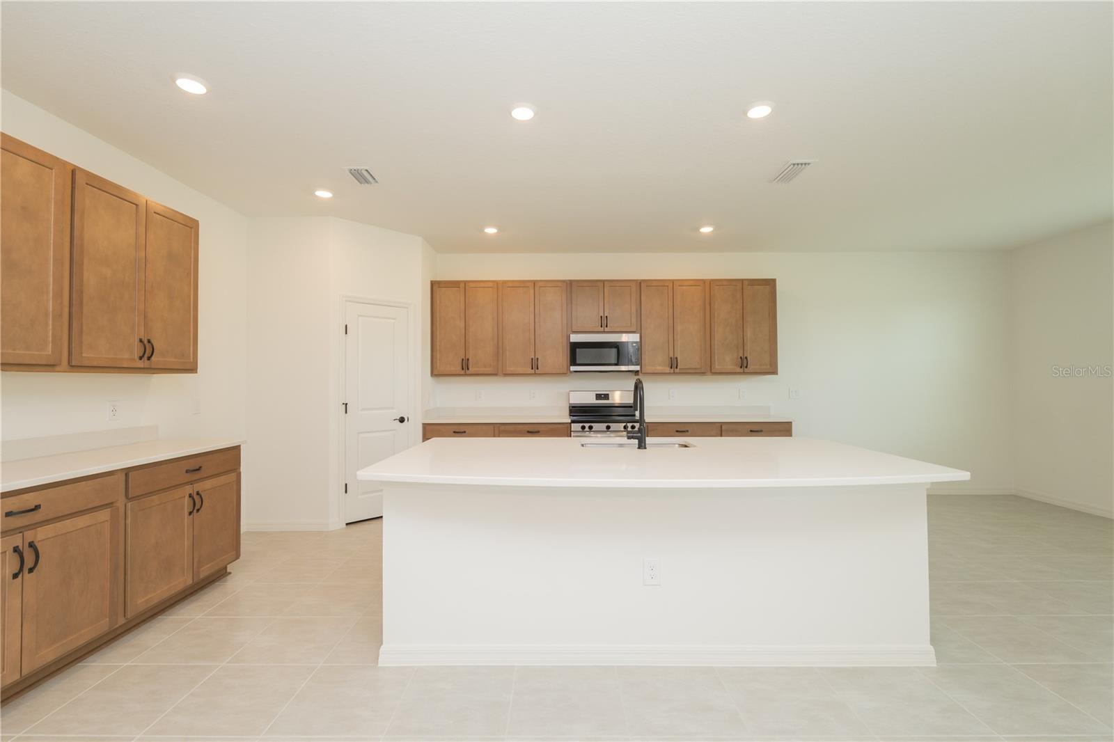 3108 Evelyn Ln Property Photo 6