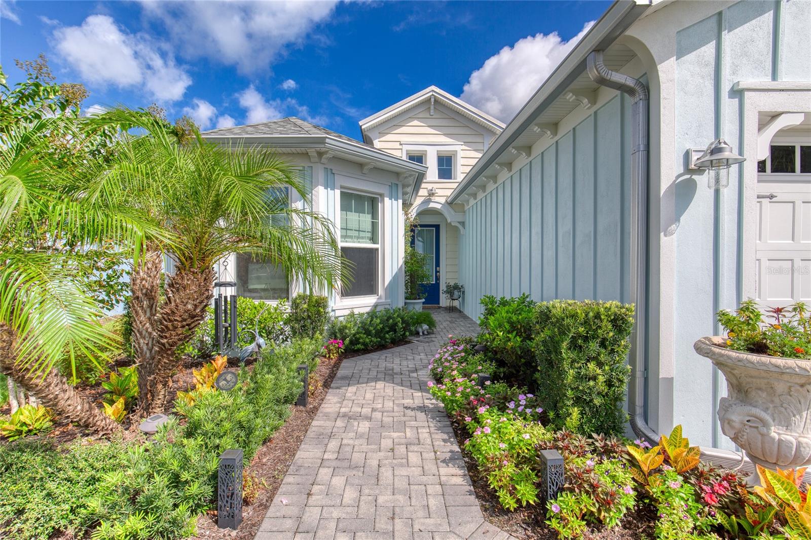 422 Coral Reef Way Property Photo 4