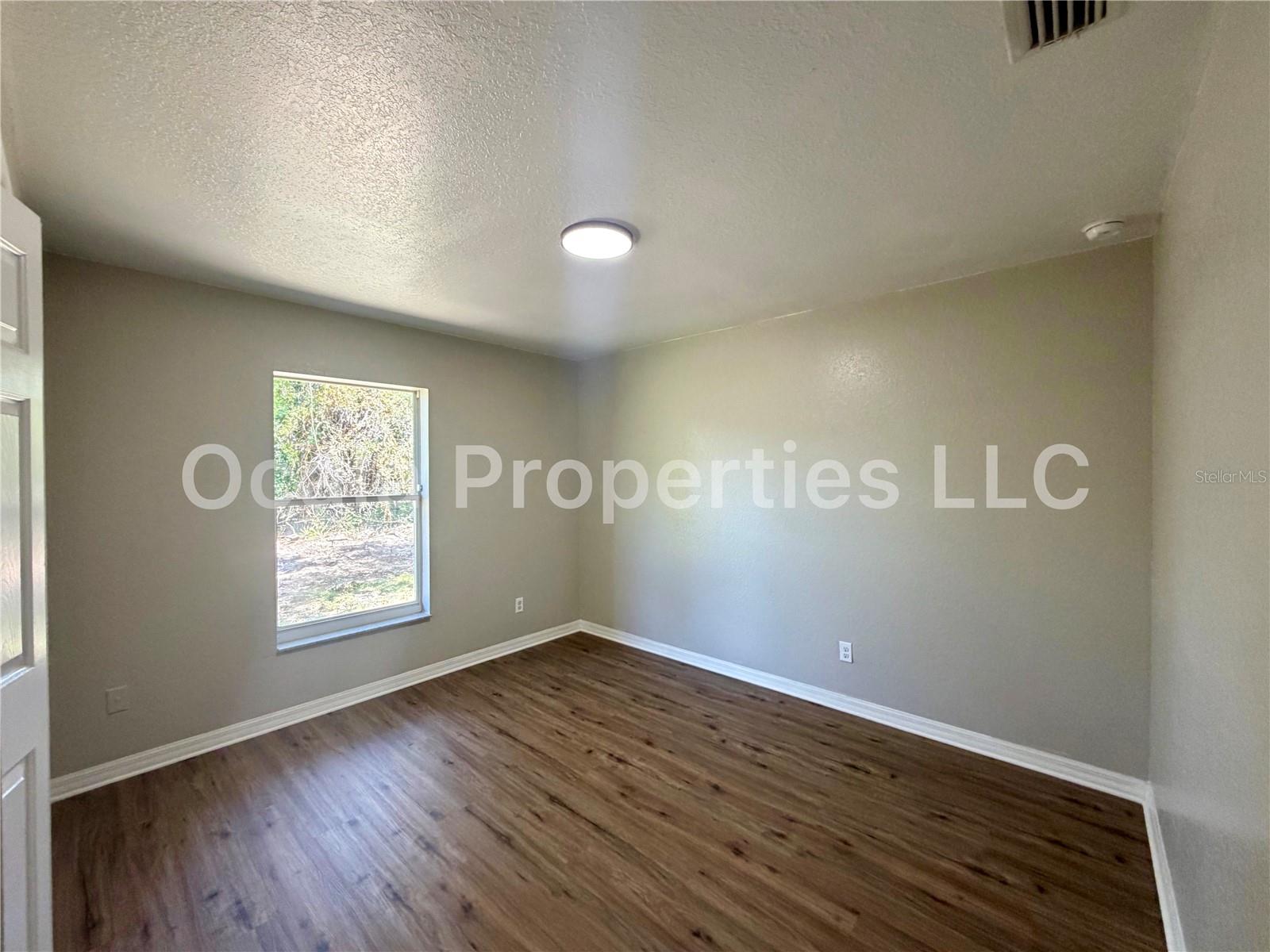 1 Olive Ln Property Photo 3