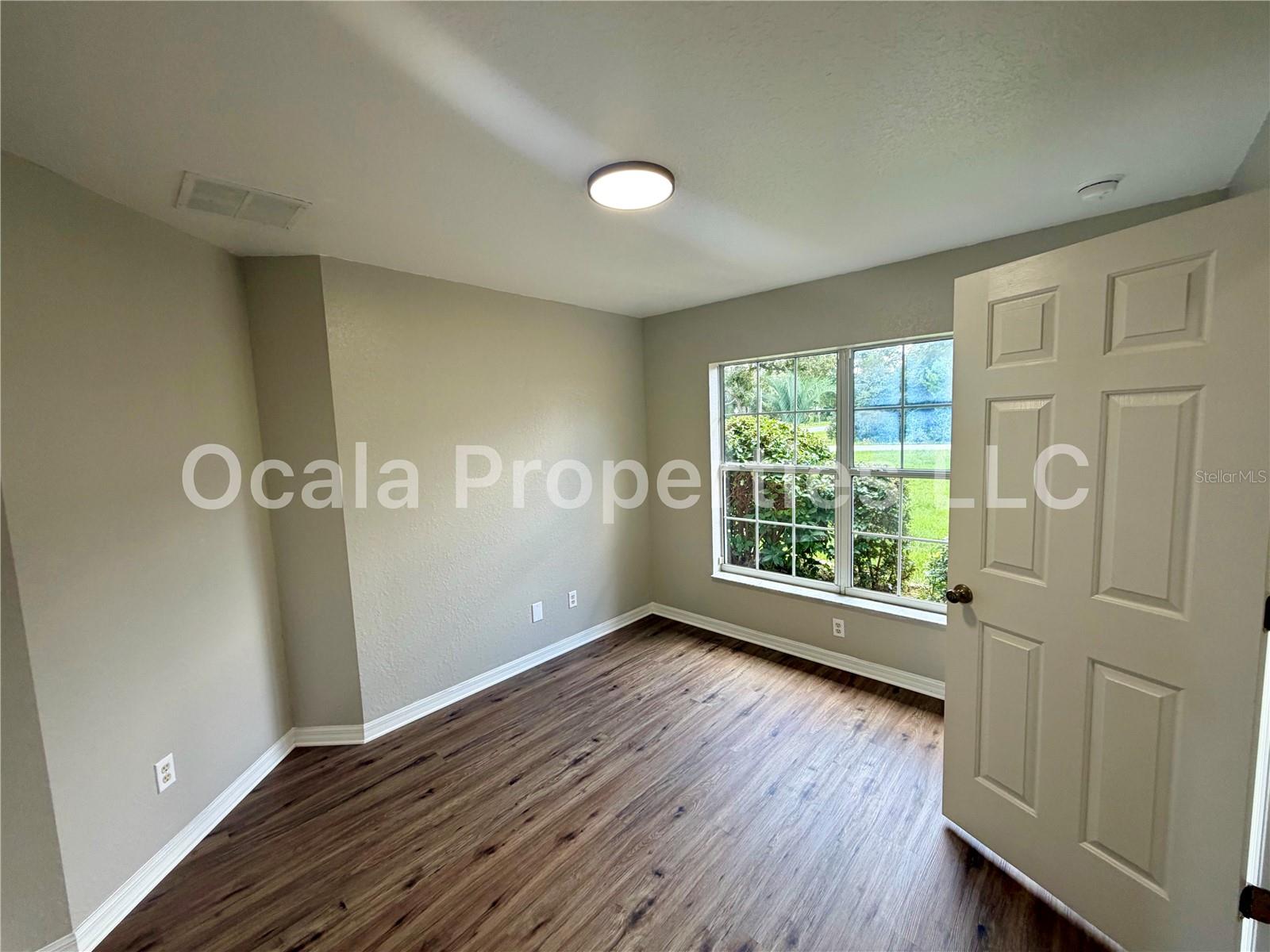 1 Olive Ln Property Photo 5