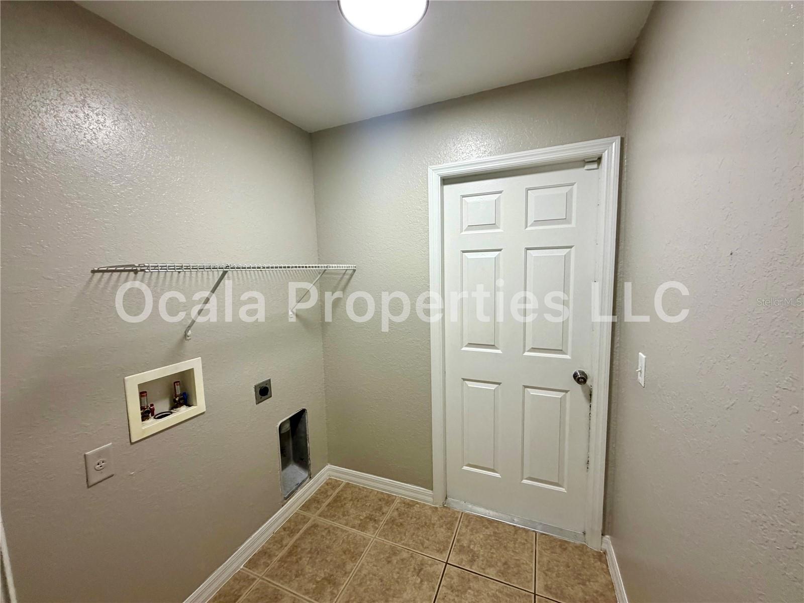 1 Olive Ln Property Photo 7