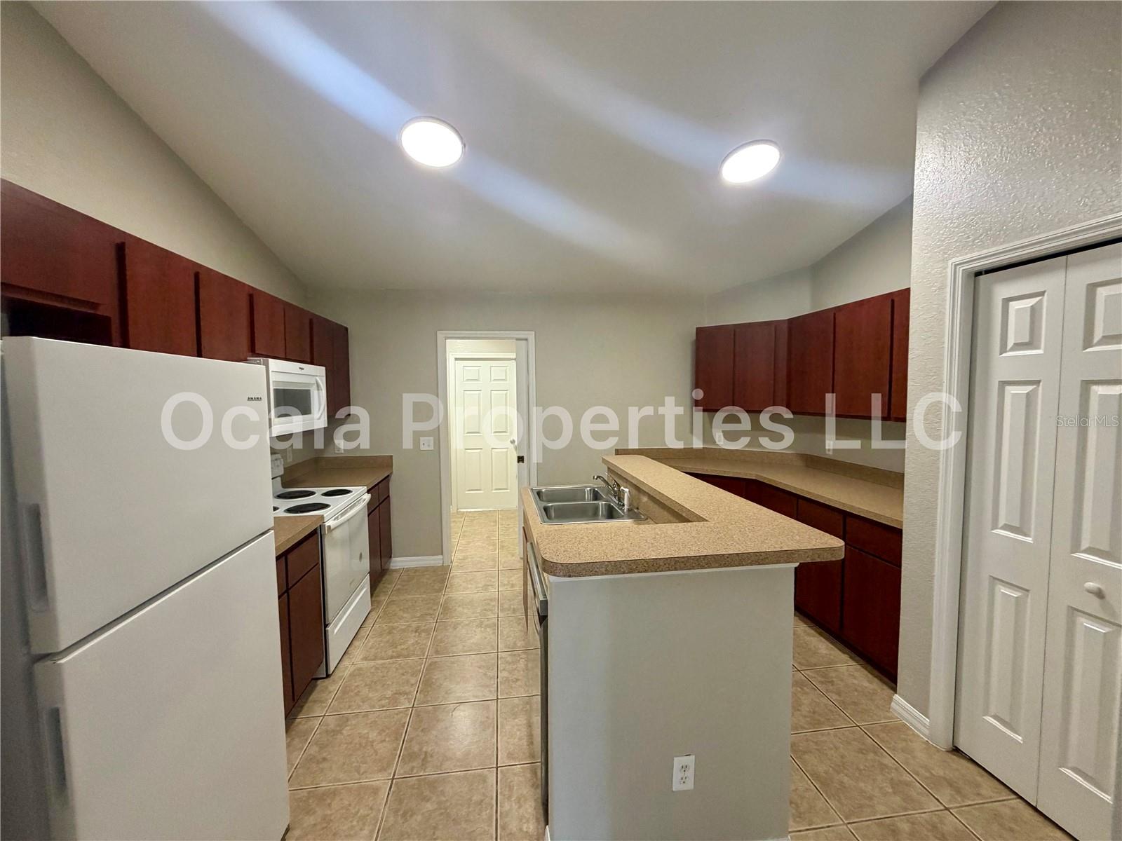 1 Olive Ln Property Photo 9