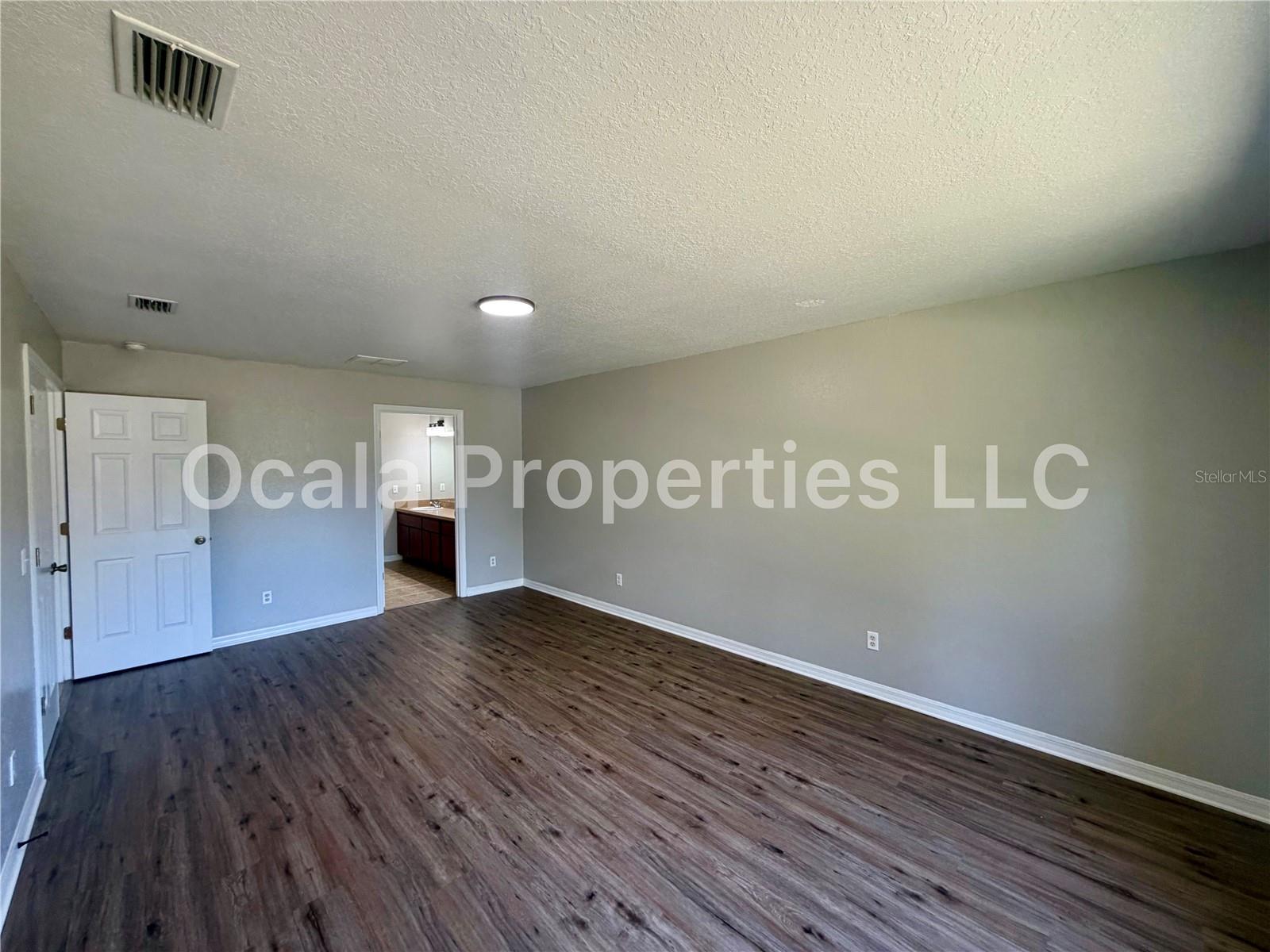 1 Olive Ln Property Photo 23