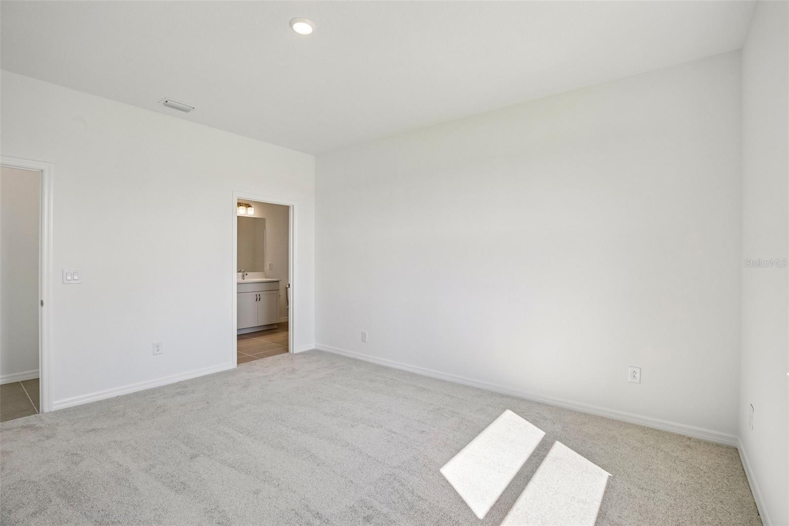 13740 Bertrand Ave Property Photo 16